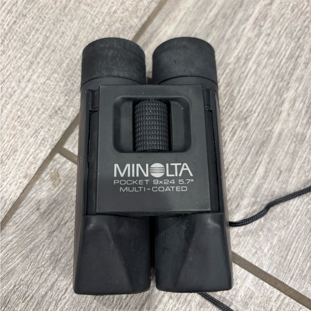 Vintage Japan Minolta Pocket 9x24 Multi Coated 5.7 Binoculars w/ Case - Picture 3 of 6